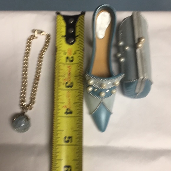 Beautiful Set Decorative Shoe & Purse Decor w/brac - Picture 5 of 11